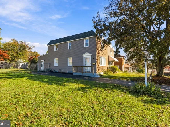 319 Sloan St, Crum Lynne, PA 19022