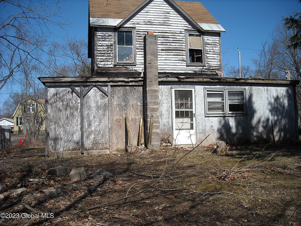 1st image of 322 Butterfield Ave