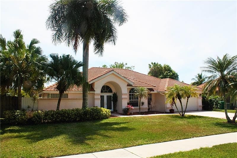 1st image of 4707 NW 67th Ave