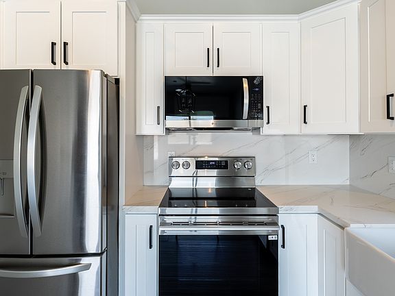4th image of 2778 N McCulloch Blvd #D