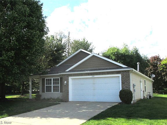 2nd image of 2399 Marlborough Dr