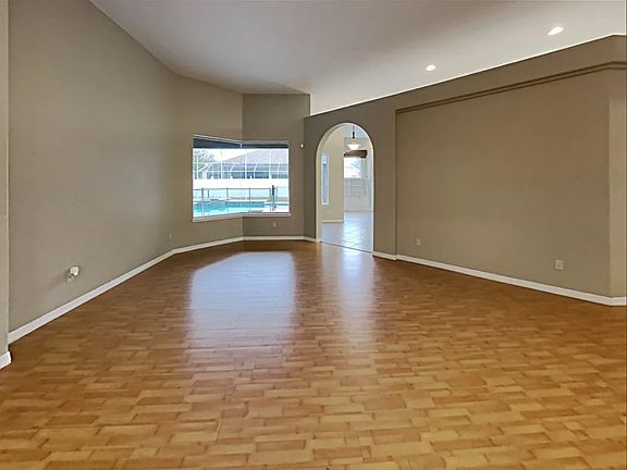 5th image of 8116 Belshire Dr