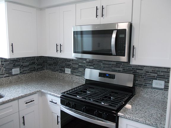 5th image of 5340 W 93rd St