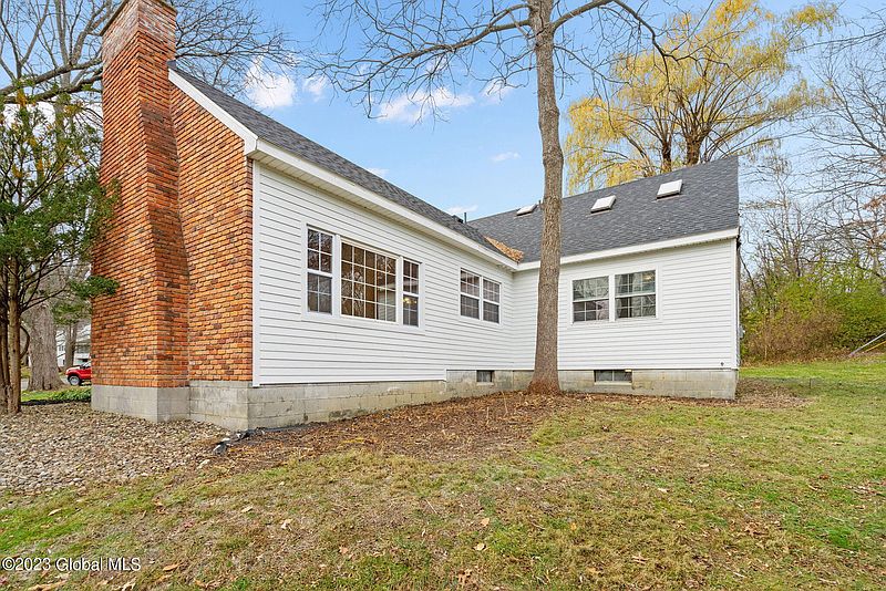 4th image of 2169 Appletree Lane