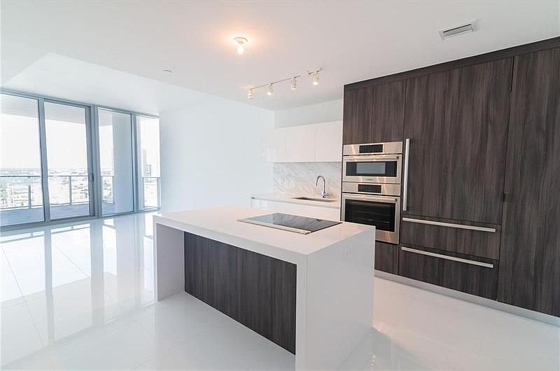 1st image of 851 NE 1st Ave #2500