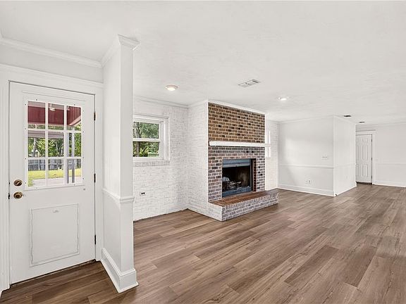 4th image of 507 GOVERNOR AVENUE NE