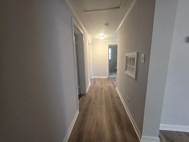 212 Oak St — Photo 6