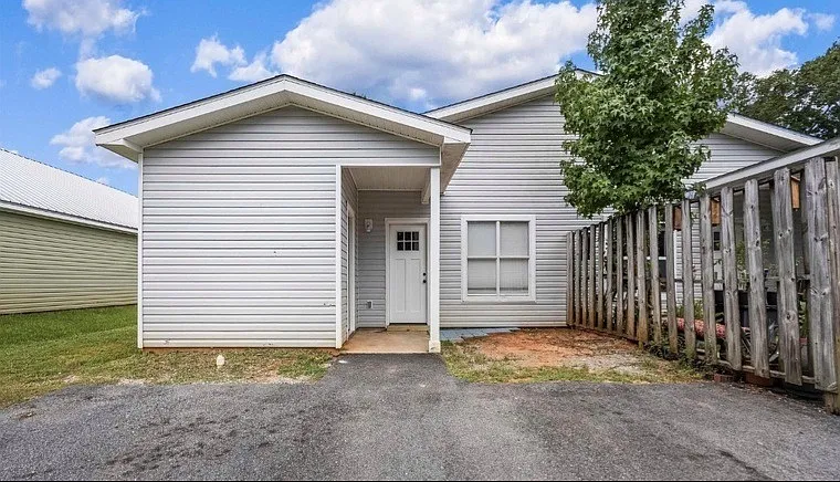 4 bed, 1625 sqft, $1,850 — Photo 1