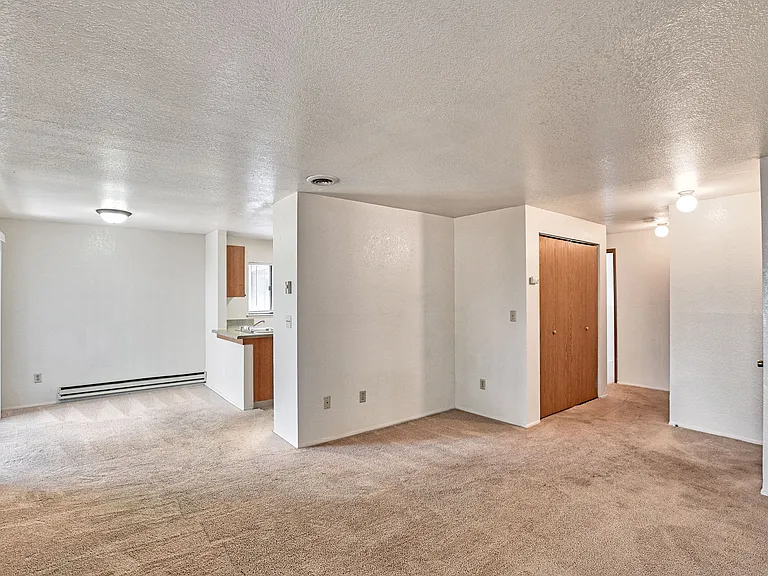 Scenic Pines Apartments — Photo 8