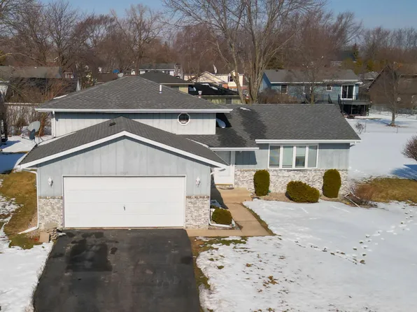 3093 Fairhaven Cir, Crown Point, IN 46307