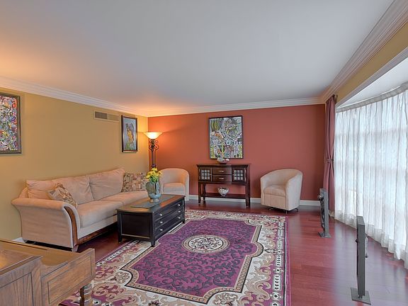 3rd image of 516 Oriole Dr
