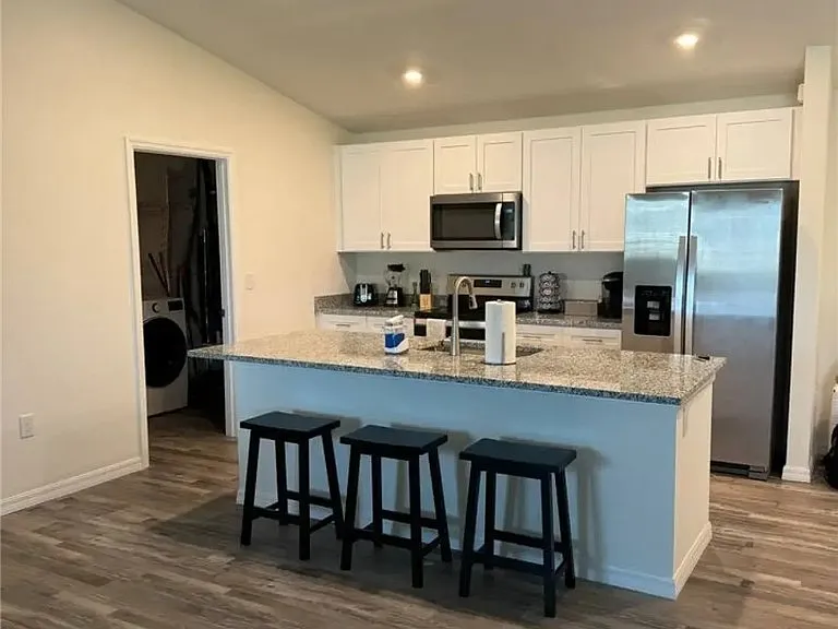 1618 NW 5th Pl — Photo 5
