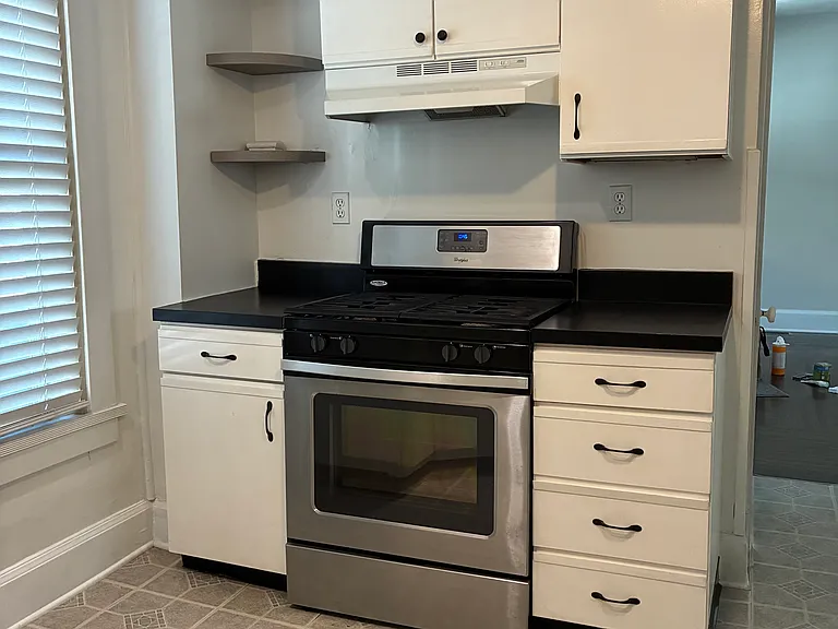 2809 Linwood Ave — Photo 10