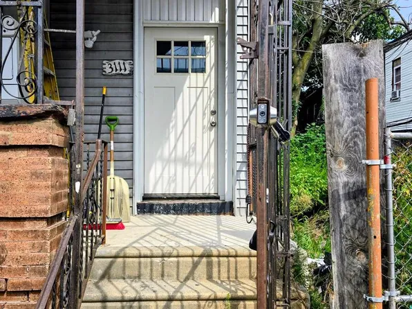 3111 N 7th St, Philadelphia, PA 19133