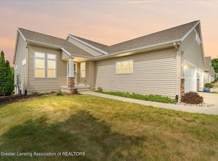 371 Barrington Cir, Lansing, MI 48917