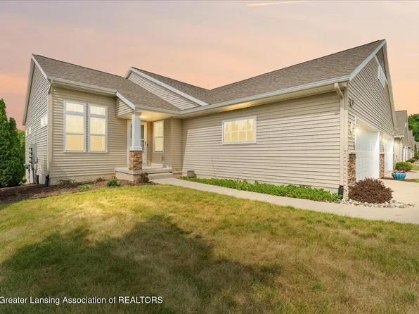 371 Barrington Cir, Lansing, MI 48917