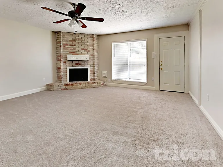 24019 Lone Elm Dr — Photo 3