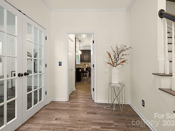 3rd image of 4809 Hickory Glen Dr