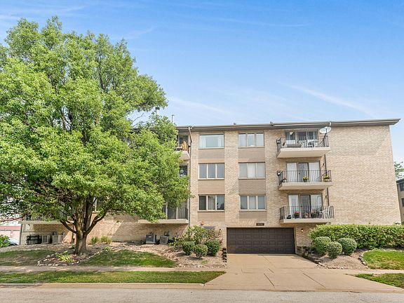 3rd image of 4530 W 93rd St APT 2D