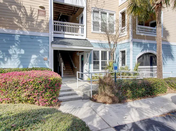 200 Bucksley Ln Unit 303, Daniel Island, SC 29492