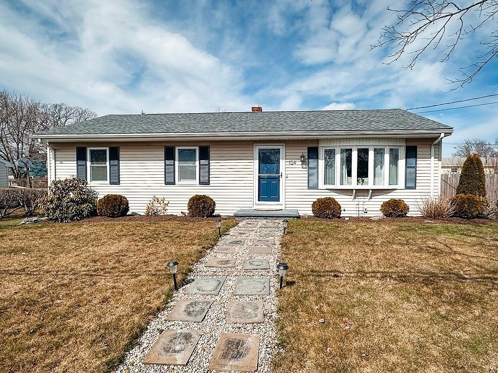 124 New Jersey Ave, Somerset, MA 02726 Zillow