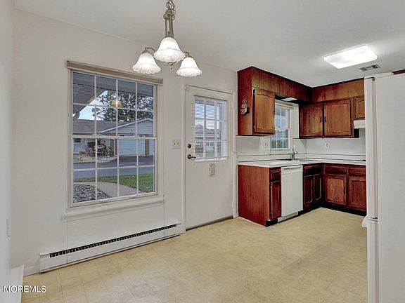 5th image of 1233B Hamilton Court