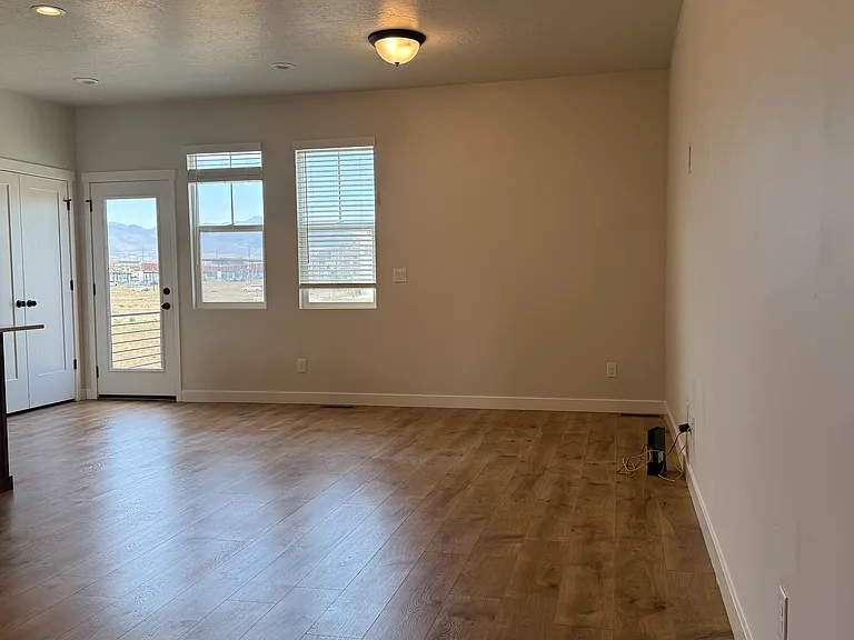 5020 W Daybreak Pkwy — Photo 4