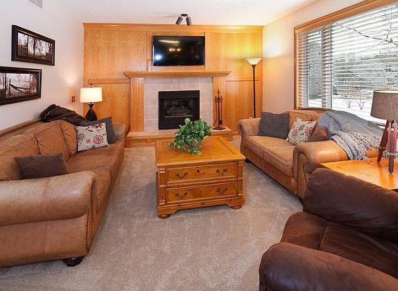 2nd image of 1121 Earley Shores Ln