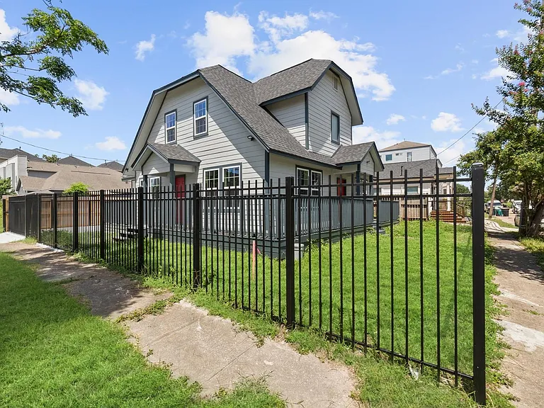 2220 Holman St — Photo 30