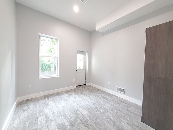5th image of 525 Newark Ave #17E