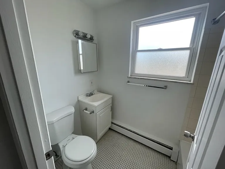 Efficiency Apartments for rent in Western Hills — Photo 8