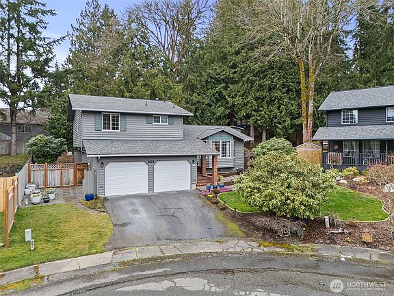 2nd image of 952 Marwood Drive NE