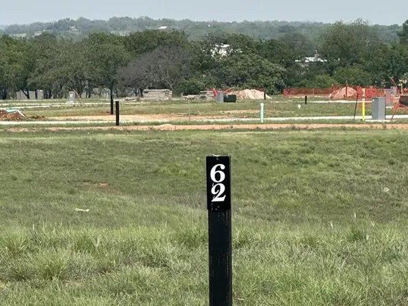 309 Interlaken St, Fredericksburg, TX 78624