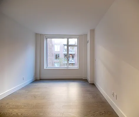 Rented by Extell Marketing Group LLC | media 24