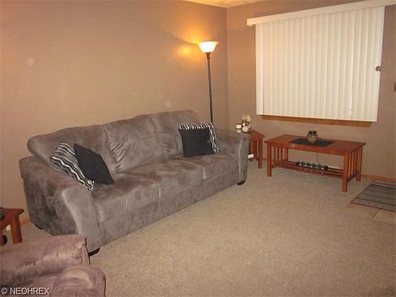 5th image of 4025 Traymore Dr