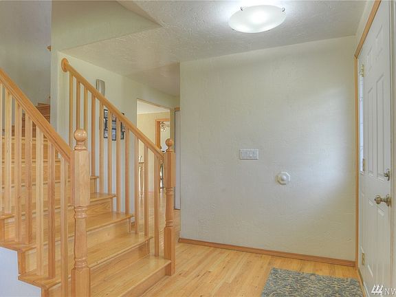 3rd image of 1807 Hanover Dr SE