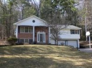 641 Colonial Dr, Rutland, VT 05701