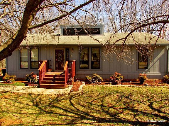 2nd image of 2039 Elizabeth Dr