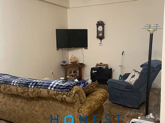 3rd image of 1635 Lewiston Rd #2