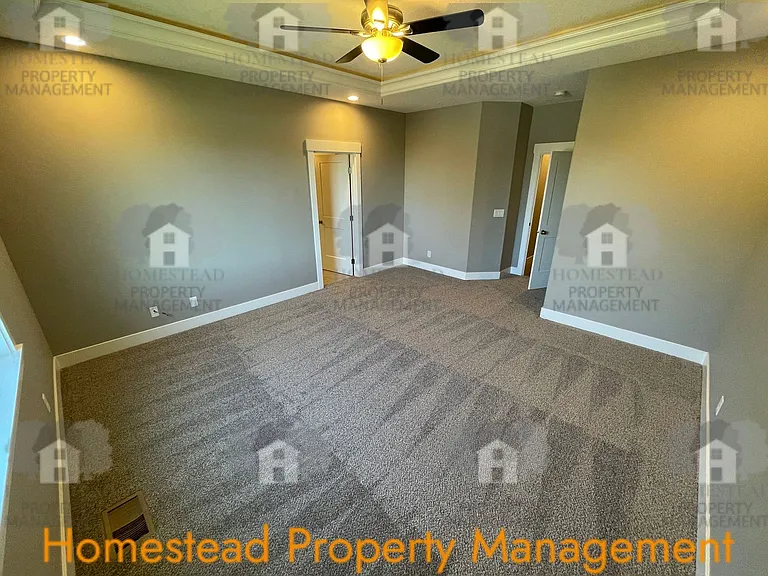 463 NE Cedar St — Photo 21