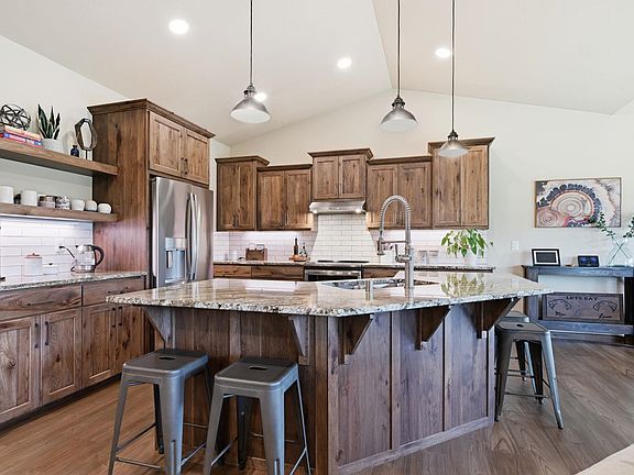 4th image of 31914 N Zander Ln
