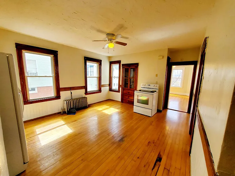 48 Everard — Photo 3