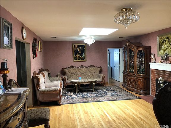 3rd image of 13556 Hartland St