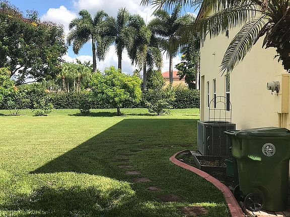 5th image of 19289 NW 14th St