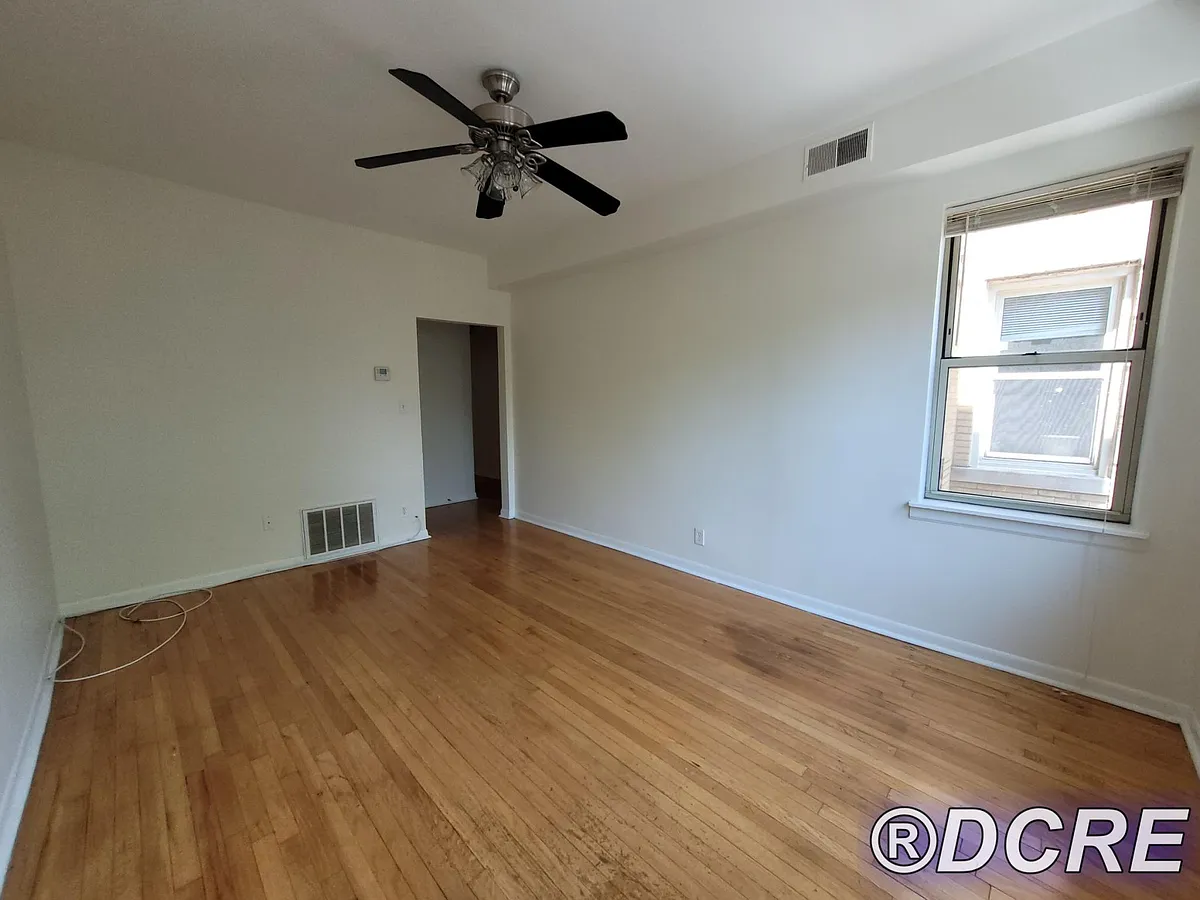 Building Photo - 1914 N Kimball Ave #1A
