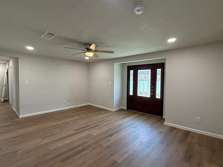 6812 Lakeside Dr — Photo 16