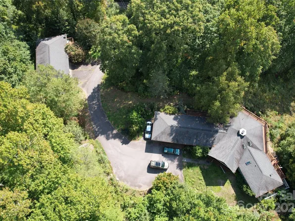 125 Winding Ridge Rd, Fairview, NC 28730