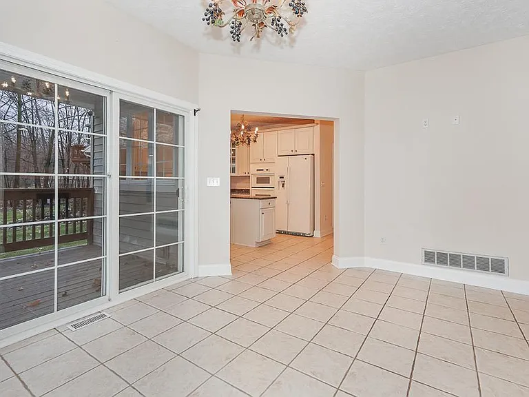 3729 Edgehill Dr — Photo 14