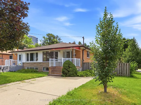 49 Santa Barbara Rd, Toronto, ON M2N 2C1