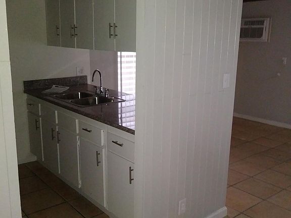 2nd image of 844 Chestnut Ave #34
